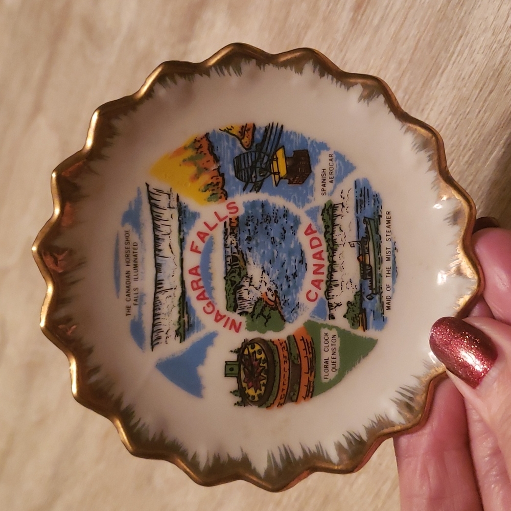 Vintage Niagara Falls Canada collectible  souvenir plate